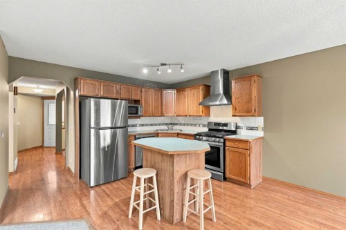 11 Somercrest Circle Sw, Calgary, AB 