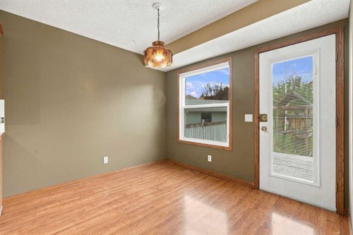 11 Somercrest Circle Sw, Calgary, AB 
