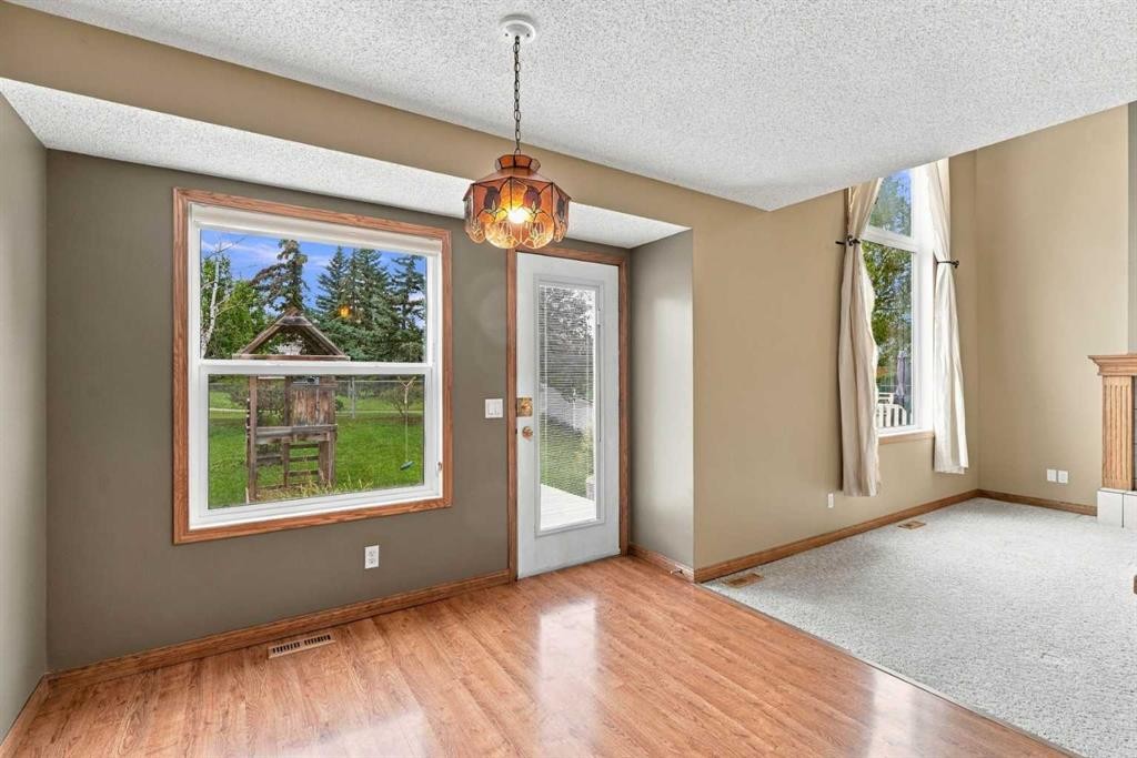 11 Somercrest Circle Sw, Calgary, AB