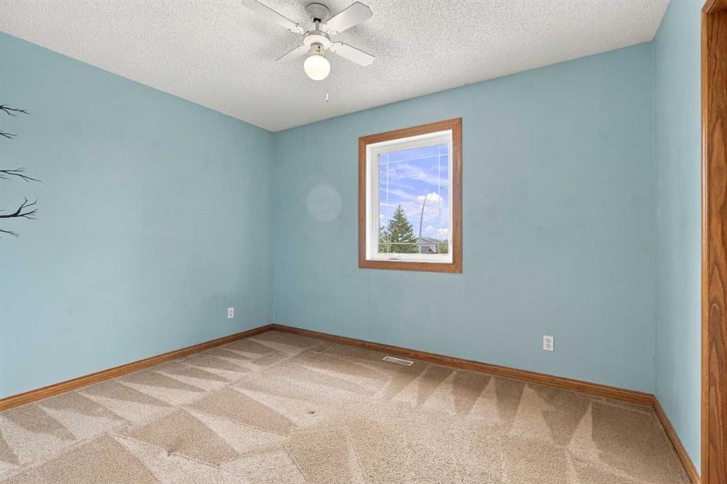 11 Somercrest Circle Sw, Calgary, AB