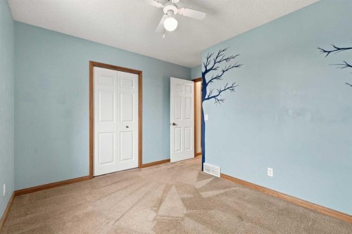 11 Somercrest Circle Sw, Calgary, AB 