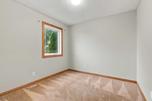 11 Somercrest Circle Sw, Calgary, AB 