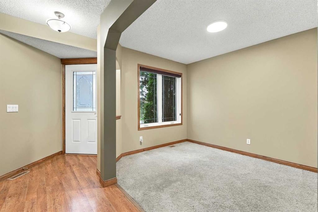 11 Somercrest Circle Sw, Calgary, AB
