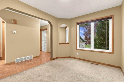 11 Somercrest Circle Sw, Calgary, AB 