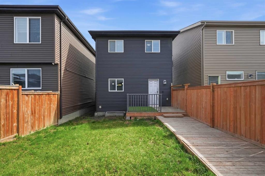 95 Corner Meadows Villas Ne, Calgary, AB