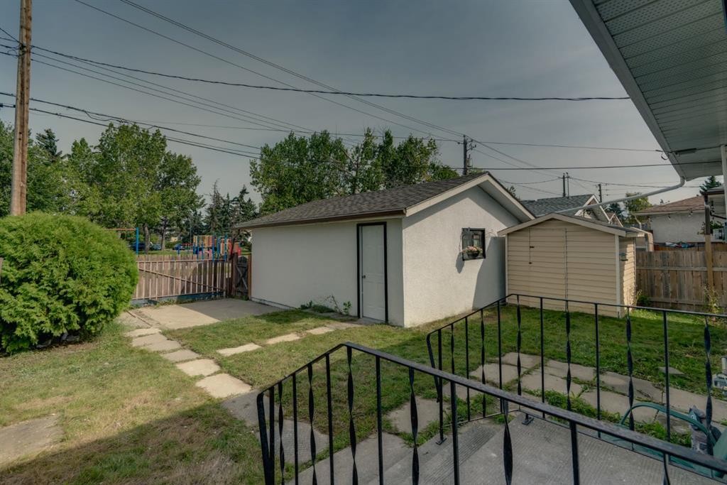 4112 13 Avenue Ne, Calgary, AB