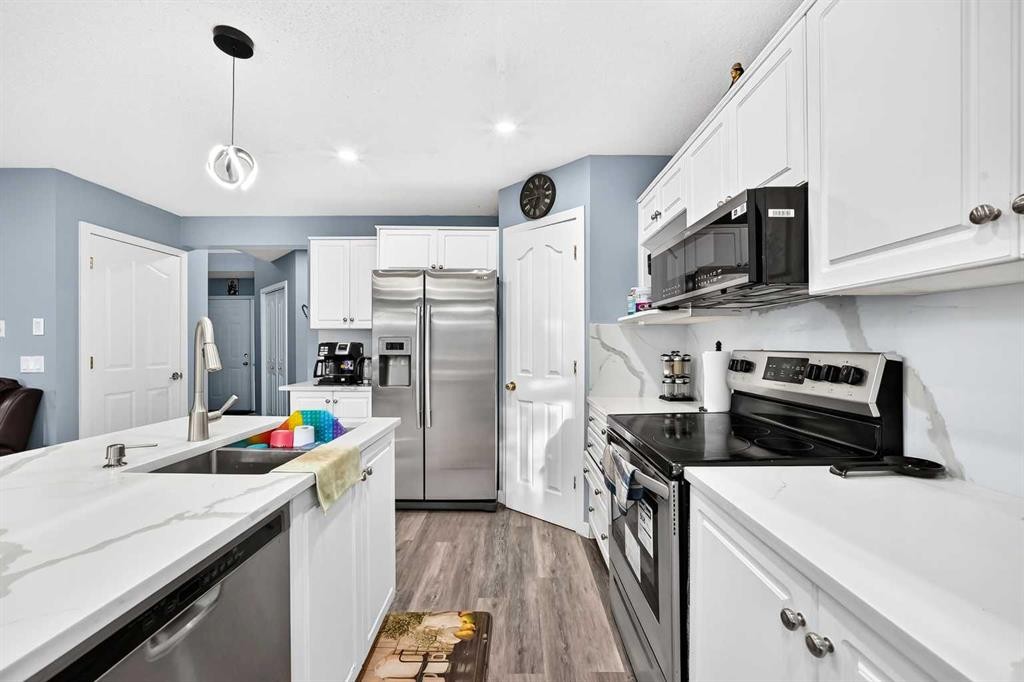 216 Mt Apex Green Se, Calgary, AB