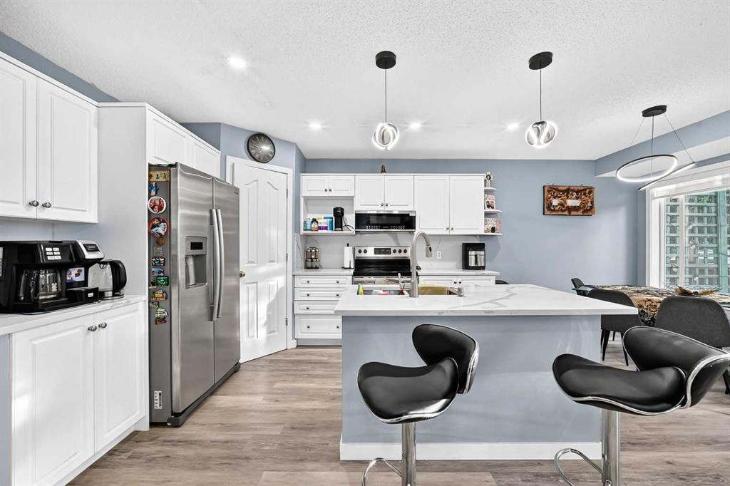 216 Mt Apex Green Se, Calgary, AB