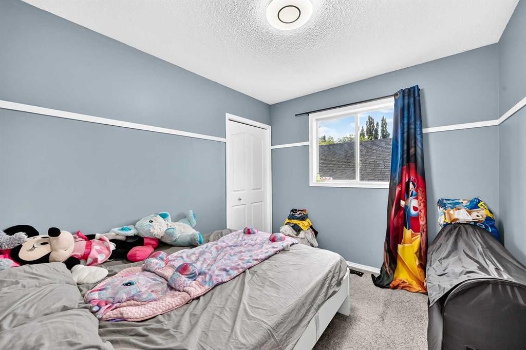 216 Mt Apex Green Se, Calgary, AB