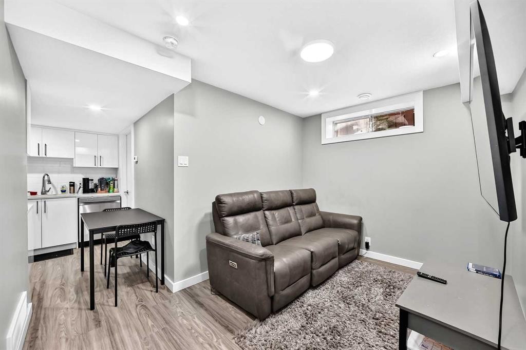 216 Mt Apex Green Se, Calgary, AB