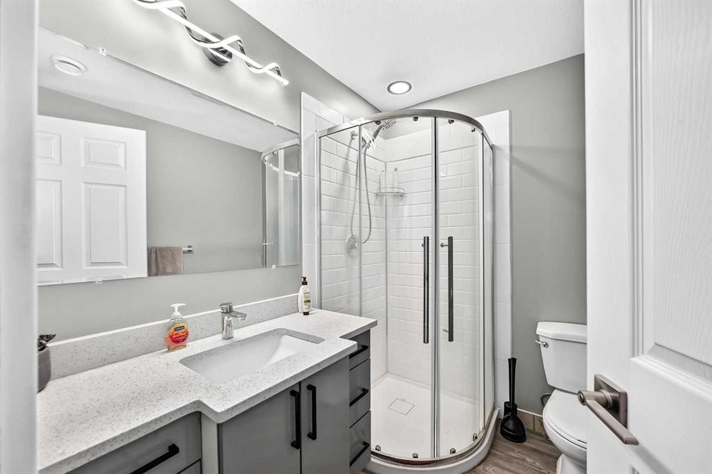 216 Mt Apex Green Se, Calgary, AB
