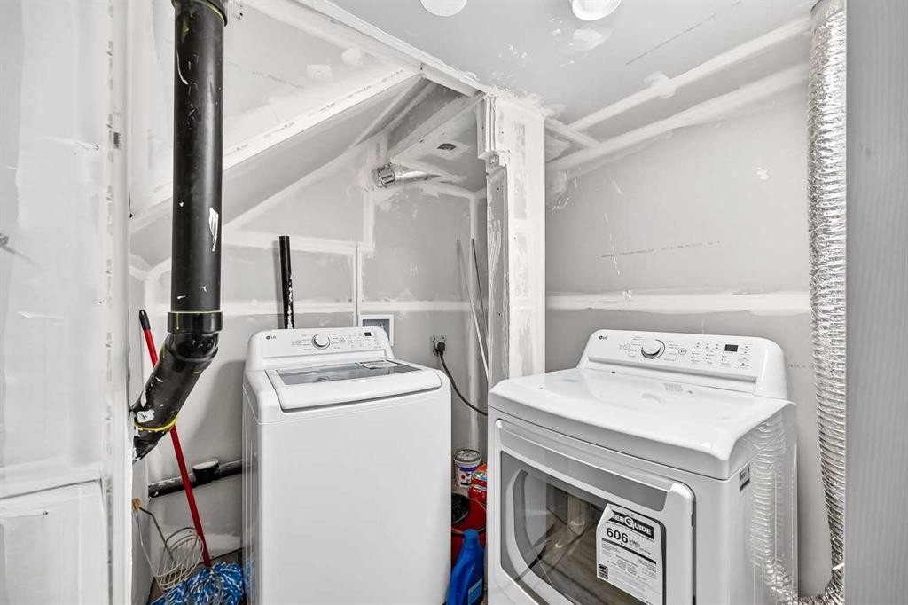 216 Mt Apex Green Se, Calgary, AB