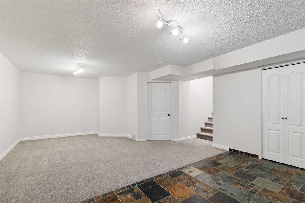 108 Elgin Manor Se, Calgary, AB