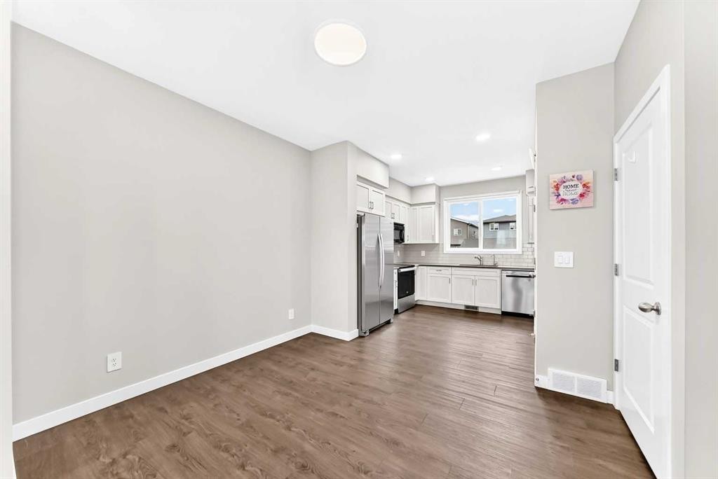 471 Livingston Way Ne, Calgary, AB
