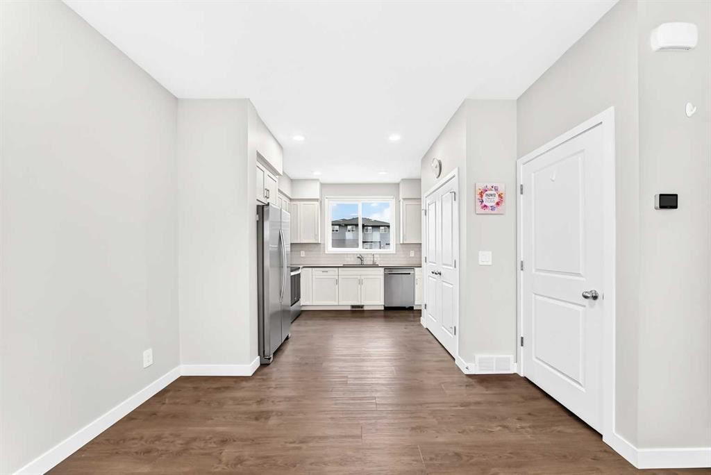 471 Livingston Way Ne, Calgary, AB