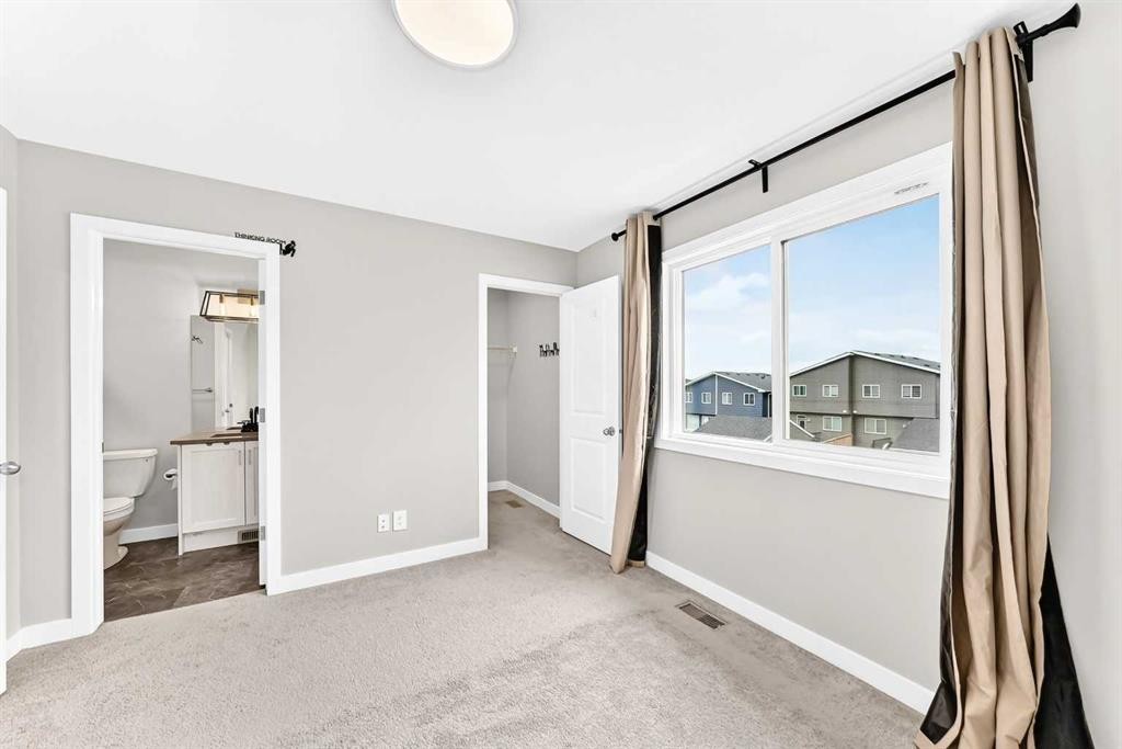 471 Livingston Way Ne, Calgary, AB