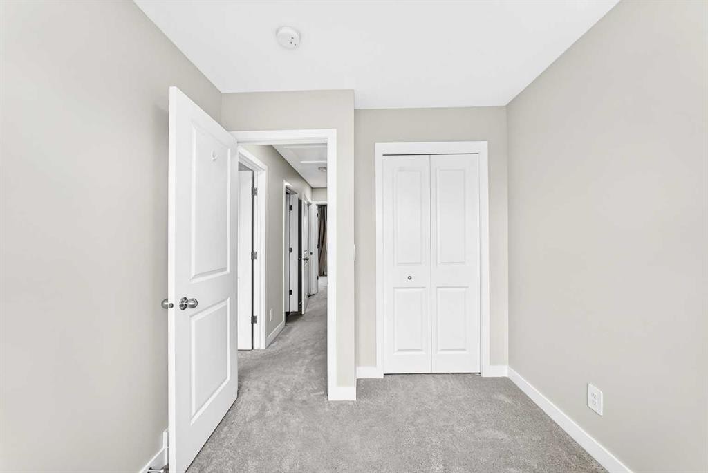 471 Livingston Way Ne, Calgary, AB