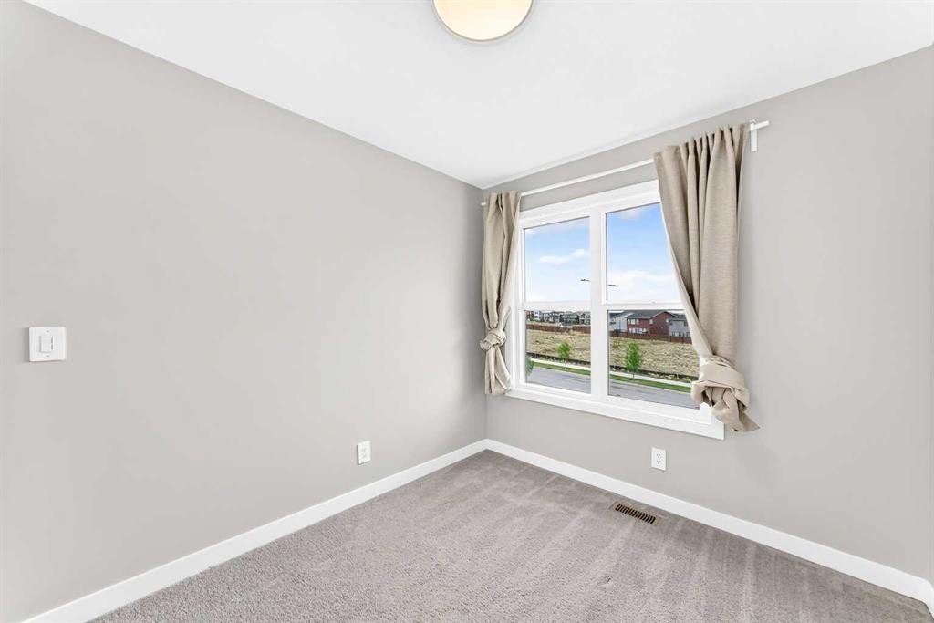 471 Livingston Way Ne, Calgary, AB
