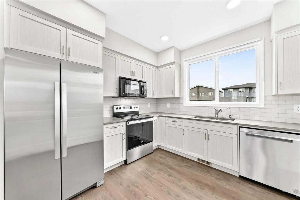 471 Livingston Way Ne, Calgary, AB