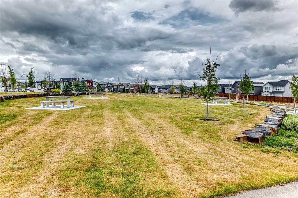 471 Livingston Way Ne, Calgary, AB