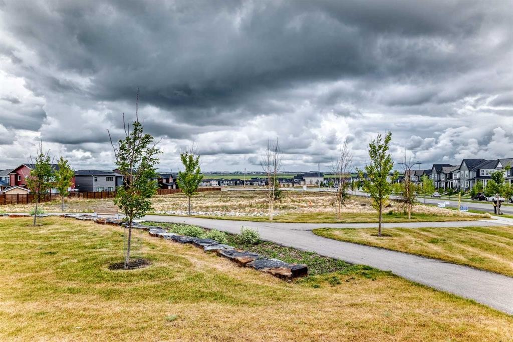471 Livingston Way Ne, Calgary, AB