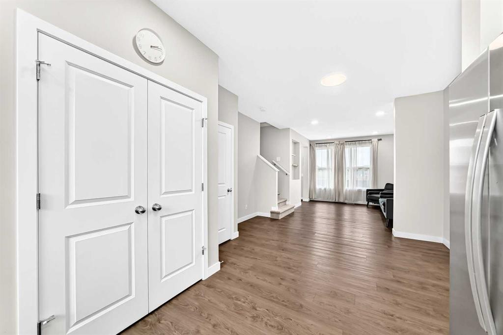 471 Livingston Way Ne, Calgary, AB