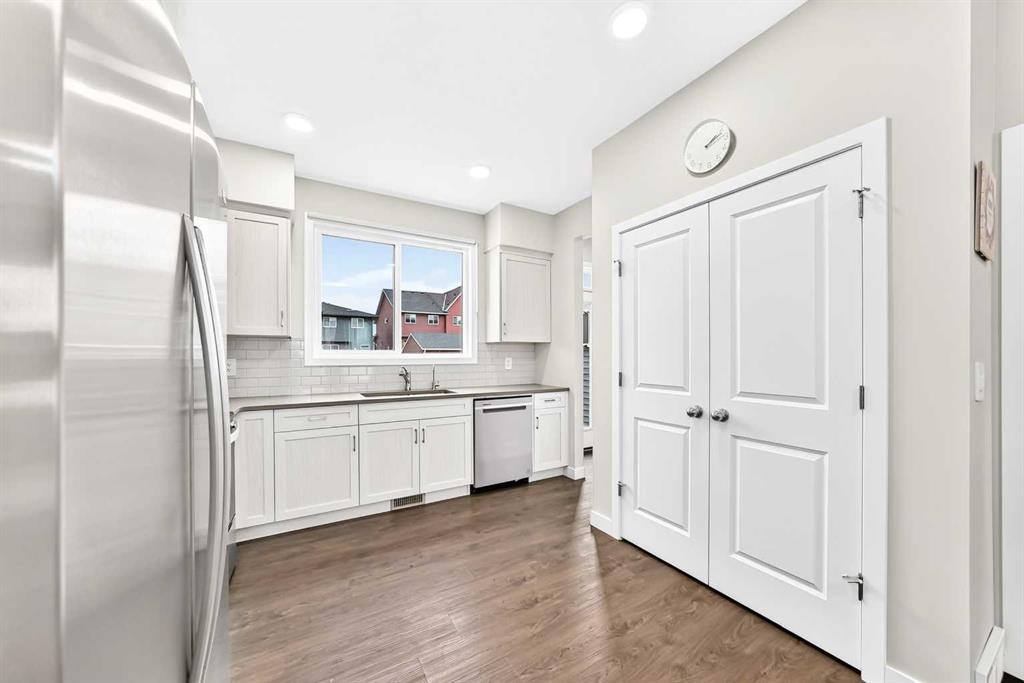 471 Livingston Way Ne, Calgary, AB