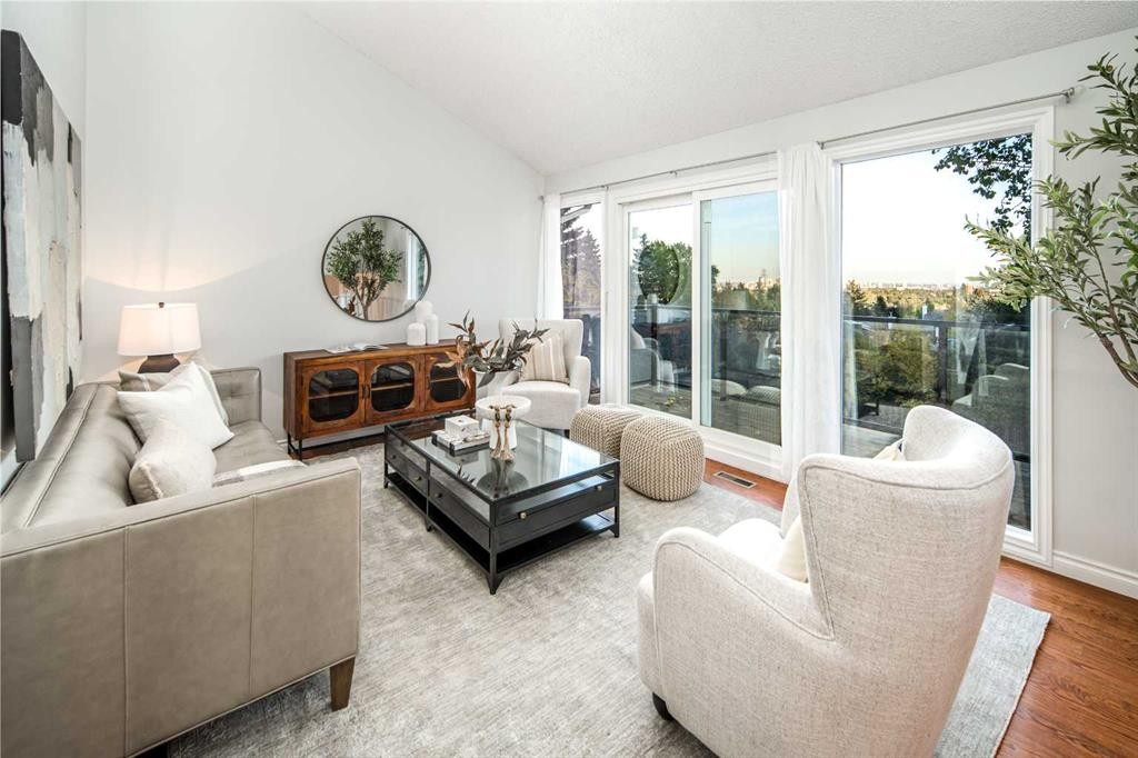 44 Stradwick Way Sw, Calgary, AB