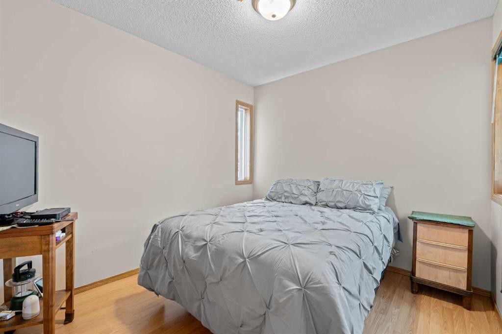 32 Country Hills Mews Nw, Calgary, AB