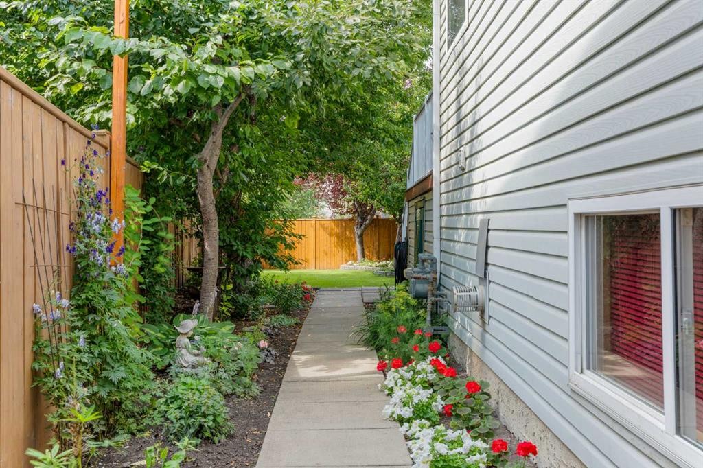 32 Country Hills Mews Nw, Calgary, AB