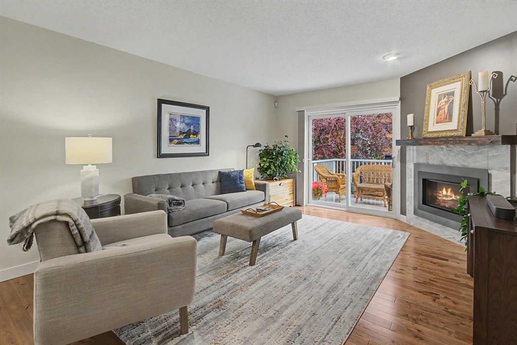 138 Hawkstone Manor Nw, Calgary, AB