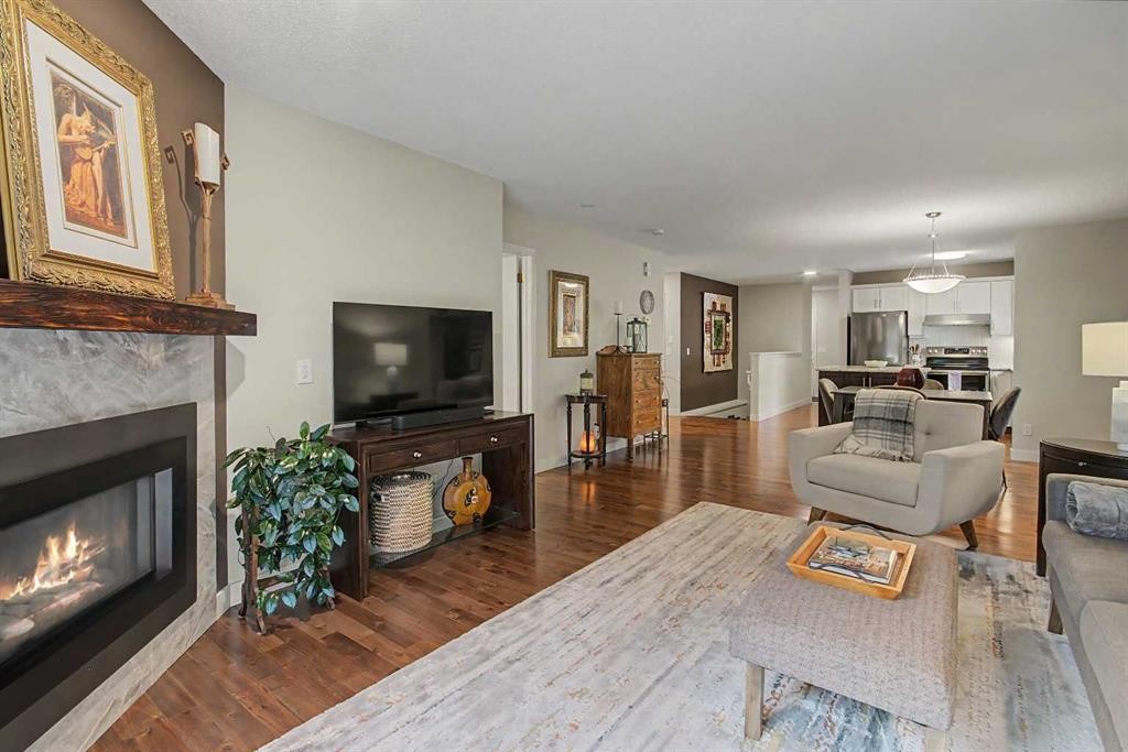 138 Hawkstone Manor Nw, Calgary, AB