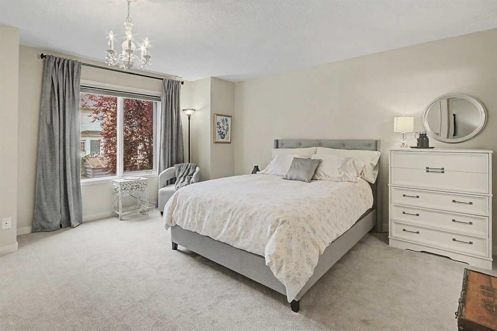 138 Hawkstone Manor Nw, Calgary, AB