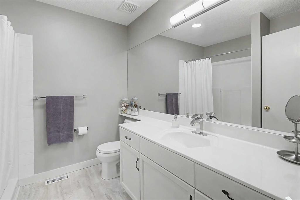 138 Hawkstone Manor Nw, Calgary, AB