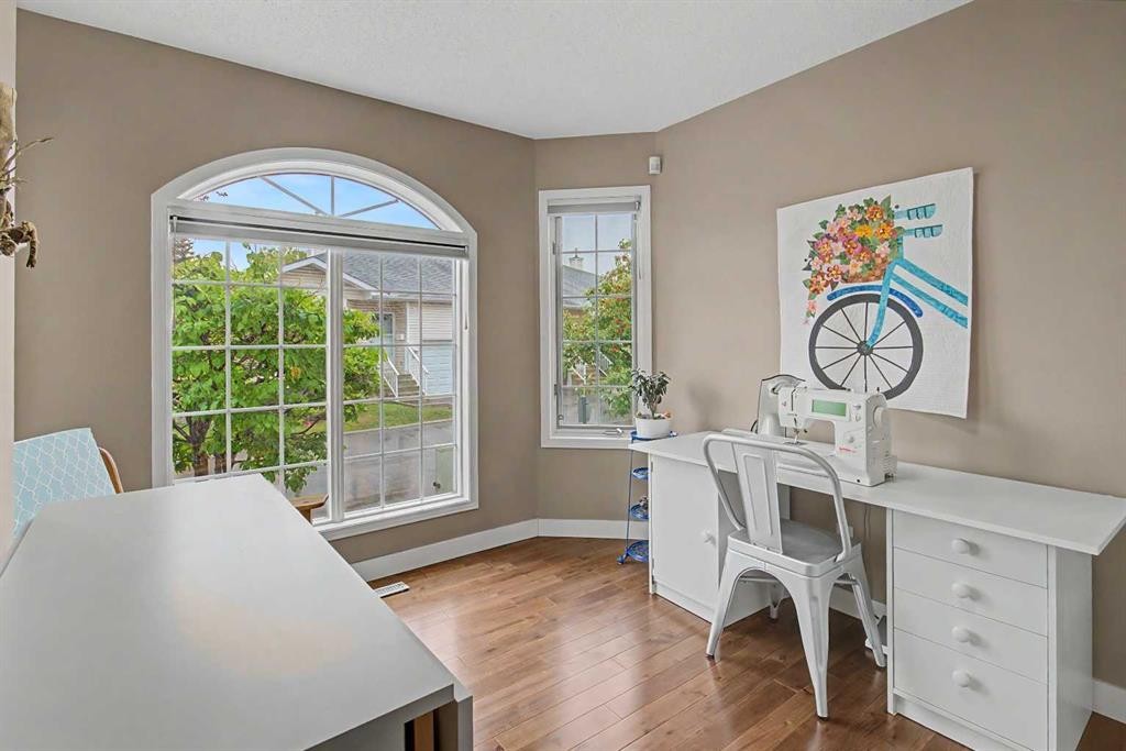 138 Hawkstone Manor Nw, Calgary, AB