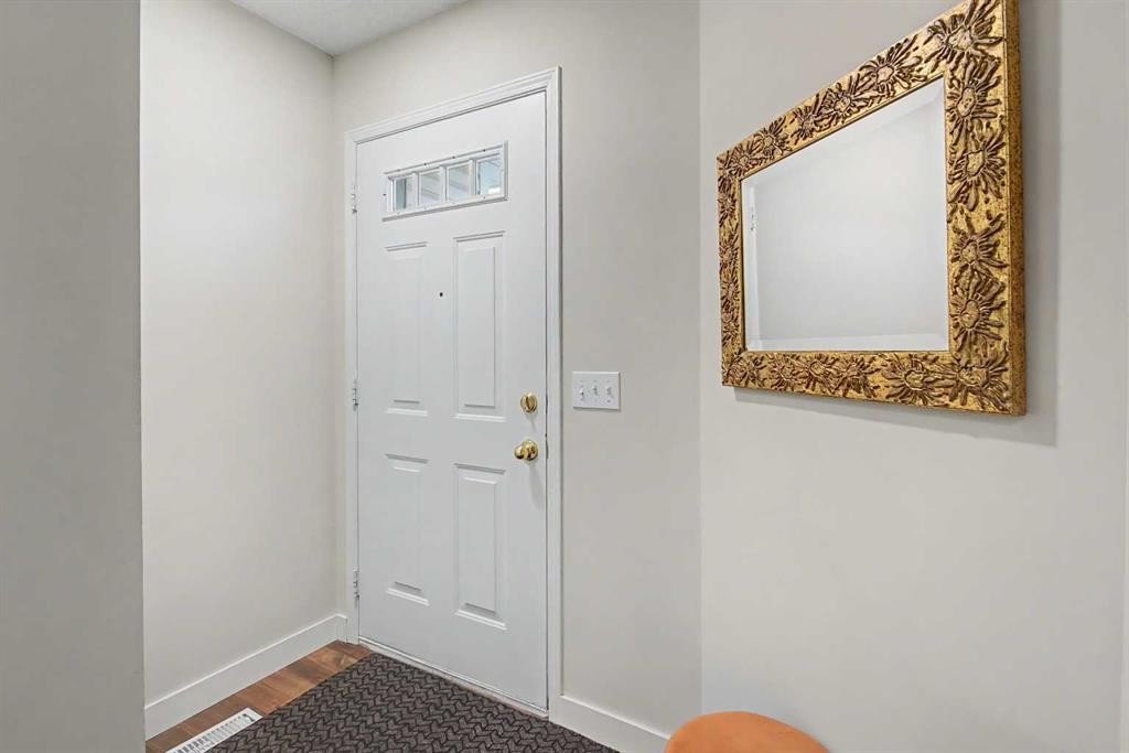 138 Hawkstone Manor Nw, Calgary, AB