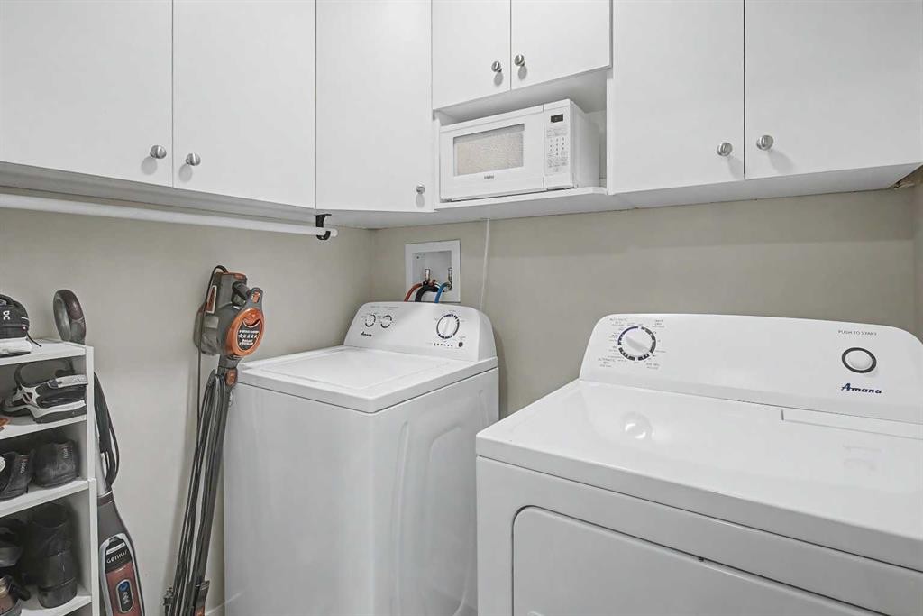 138 Hawkstone Manor Nw, Calgary, AB