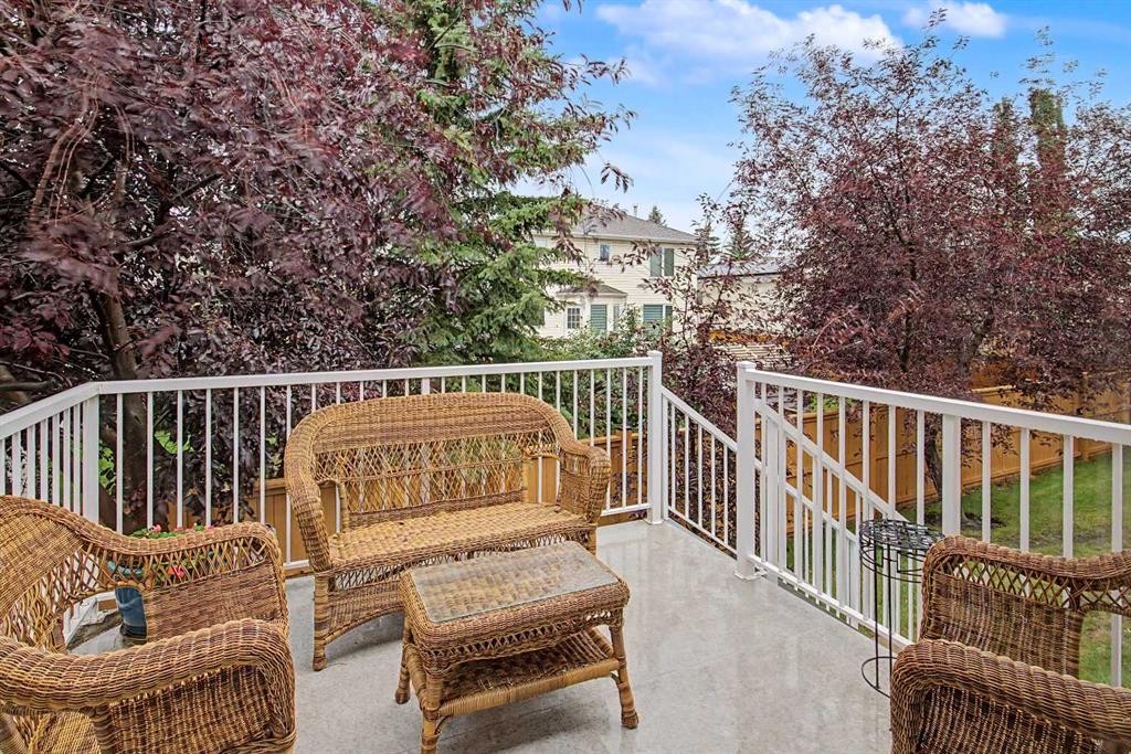 138 Hawkstone Manor Nw, Calgary, AB