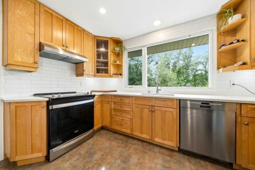106 Dalgleish Bay Nw, Calgary, AB 