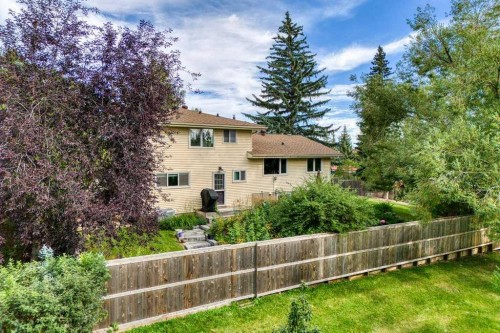 106 Dalgleish Bay Nw, Calgary, AB 