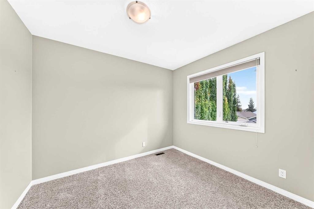 36 Sandpiper Way Nw, Calgary, AB