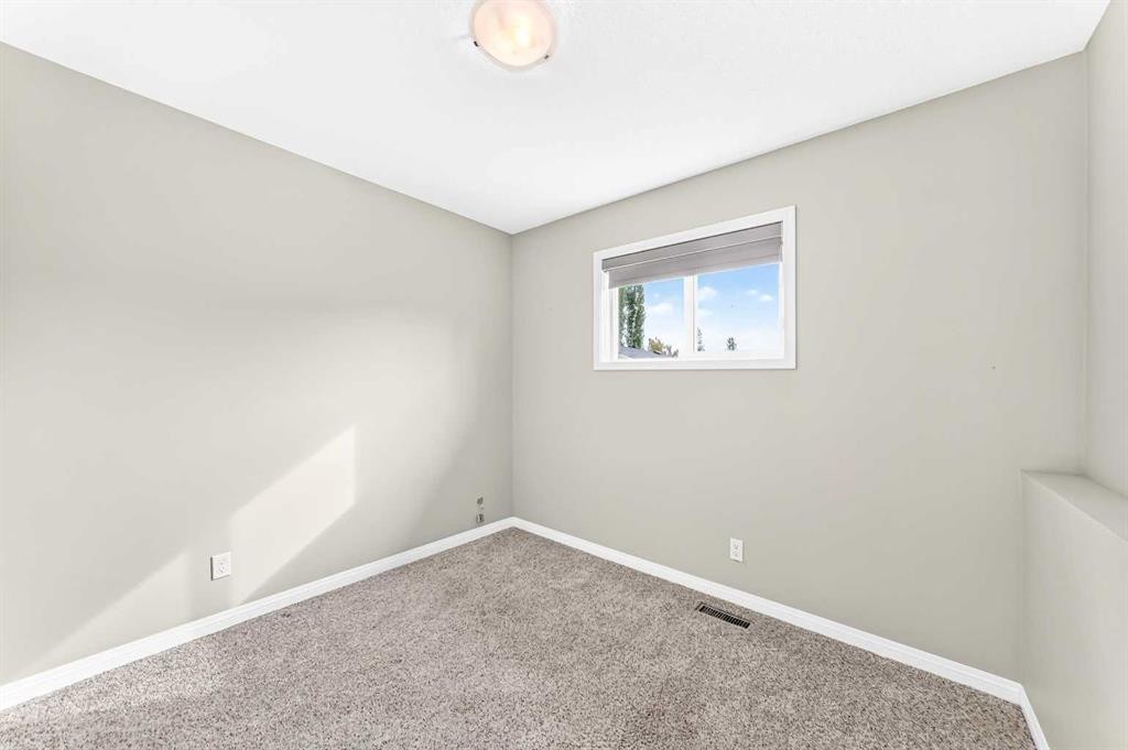 36 Sandpiper Way Nw, Calgary, AB