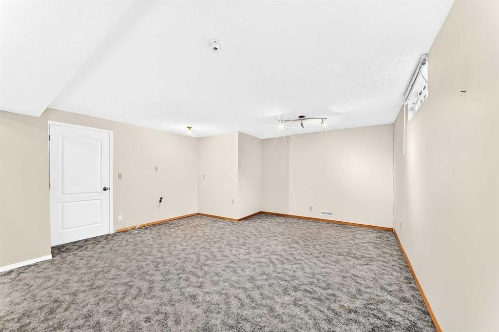 36 Sandpiper Way Nw, Calgary, AB