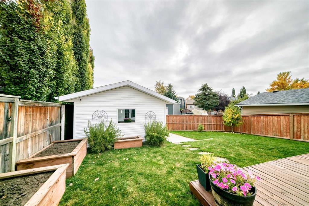 36 Sandpiper Way Nw, Calgary, AB