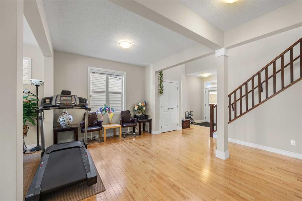112 Sherwood Crescent Nw, Calgary, AB