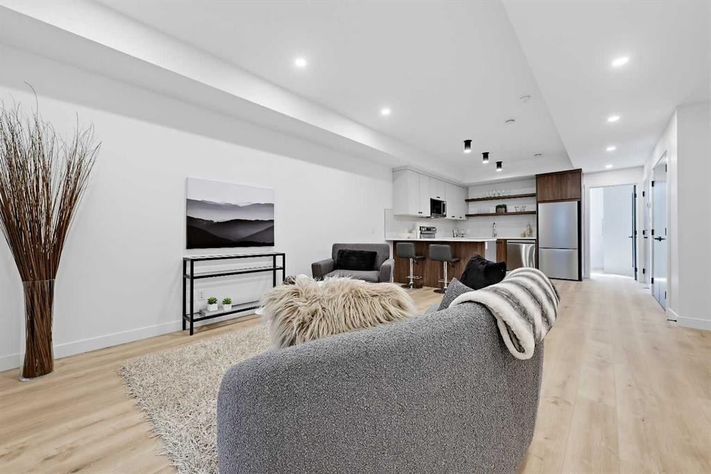 2320 22 Avenue Sw, Calgary, AB