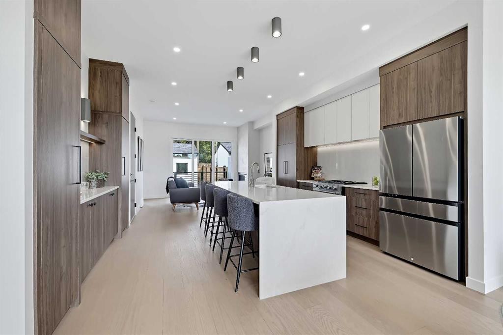 2320 22 Avenue Sw, Calgary, AB