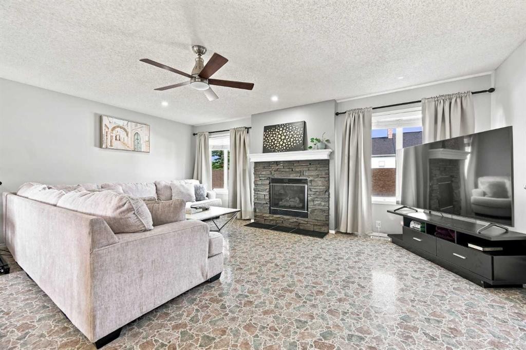 15230 Prestwick Boulevard Se, Calgary, AB