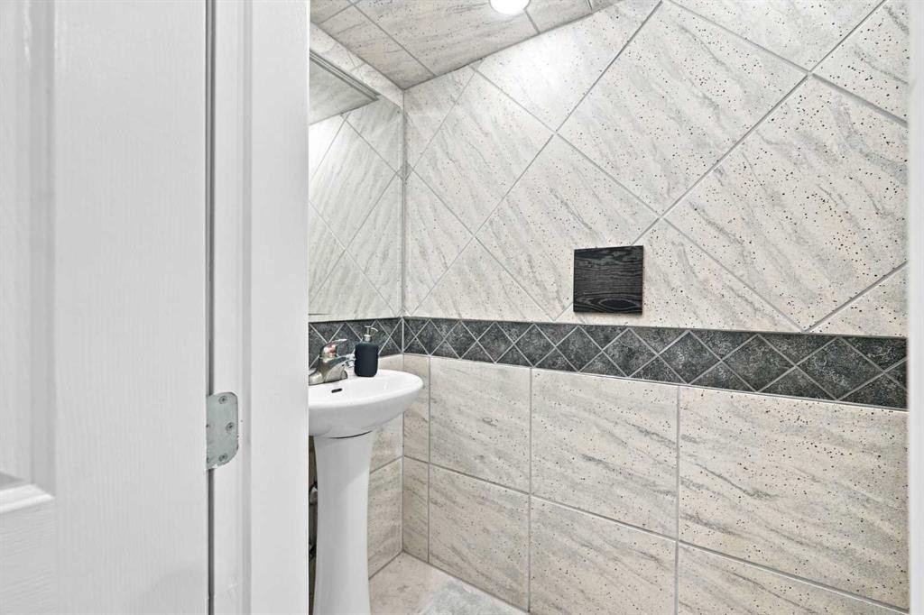 15230 Prestwick Boulevard Se, Calgary, AB