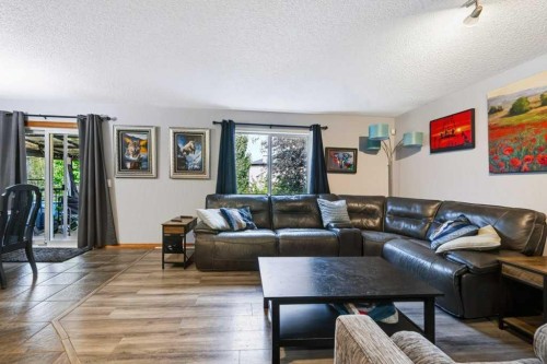 81 Chapman Close Se, Calgary, AB 